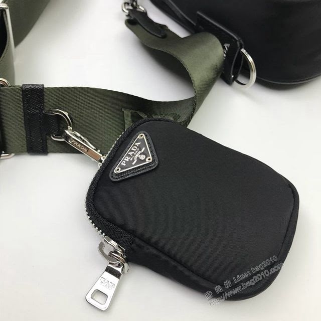 prada女包 普拉達2020新款nylon Hobo手拎包 時尚百搭 prada腋下包 1BH204 Prada單肩斜挎包  pyd2381